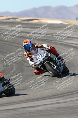 media/Dec-07-2025-CVMA (Sun) [[3e7d2de5dc]]/Race 7-Formula Lightweight Twins Shootout/